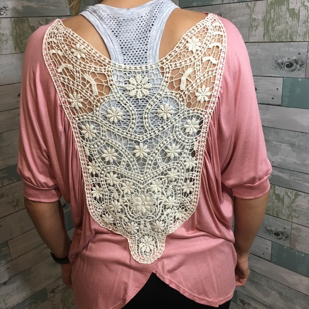 Beautiful lace back, kimono style sleeve top ❤️ - Picture 3 of 3
